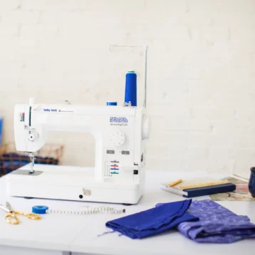 baby lock Accomplish on table