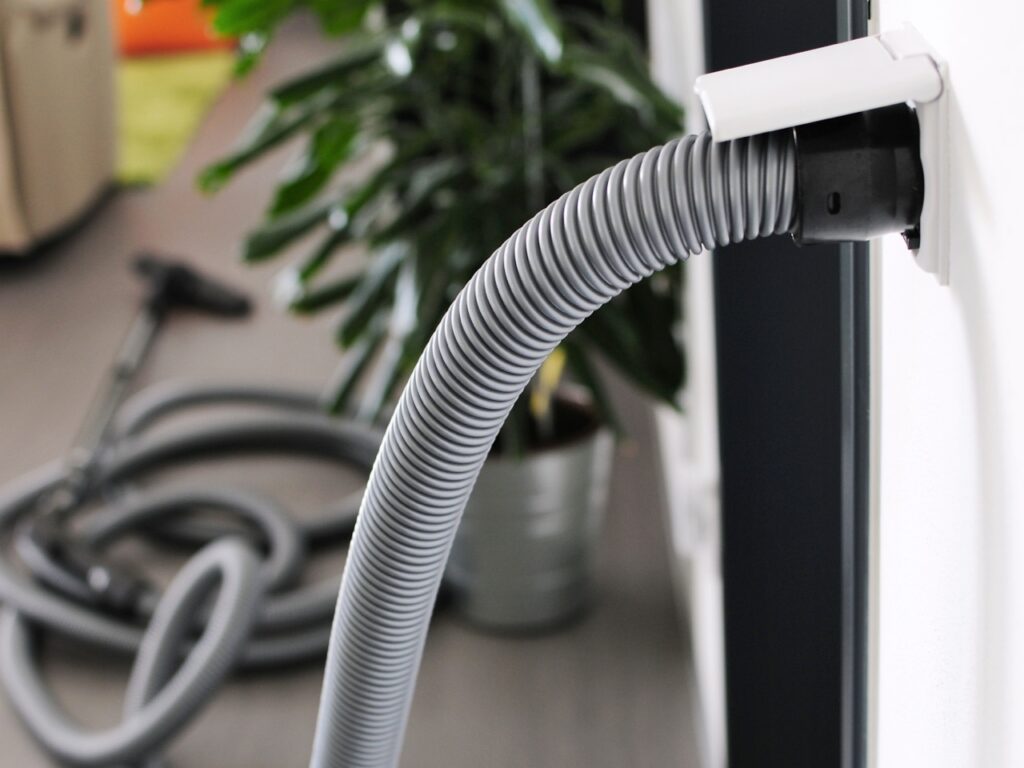 central vacuum outlet